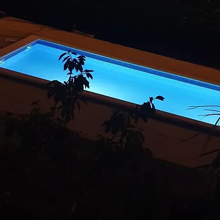 Lara Apartman *